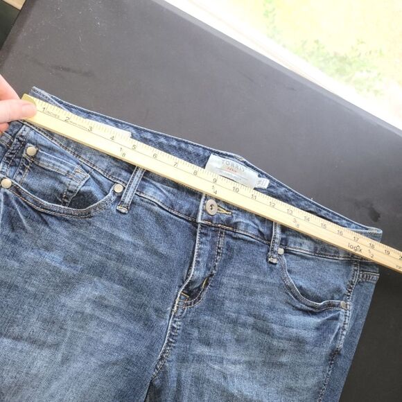 Torrid Cropped Skinny Raw Hem Jeans 16 - Picture 8 of 12
